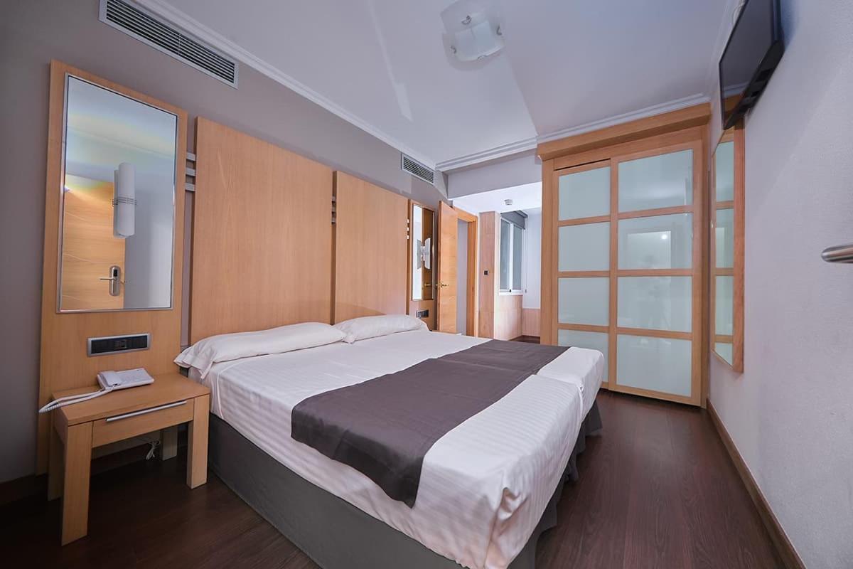 Economy Triple Room,1608294026:JPEG